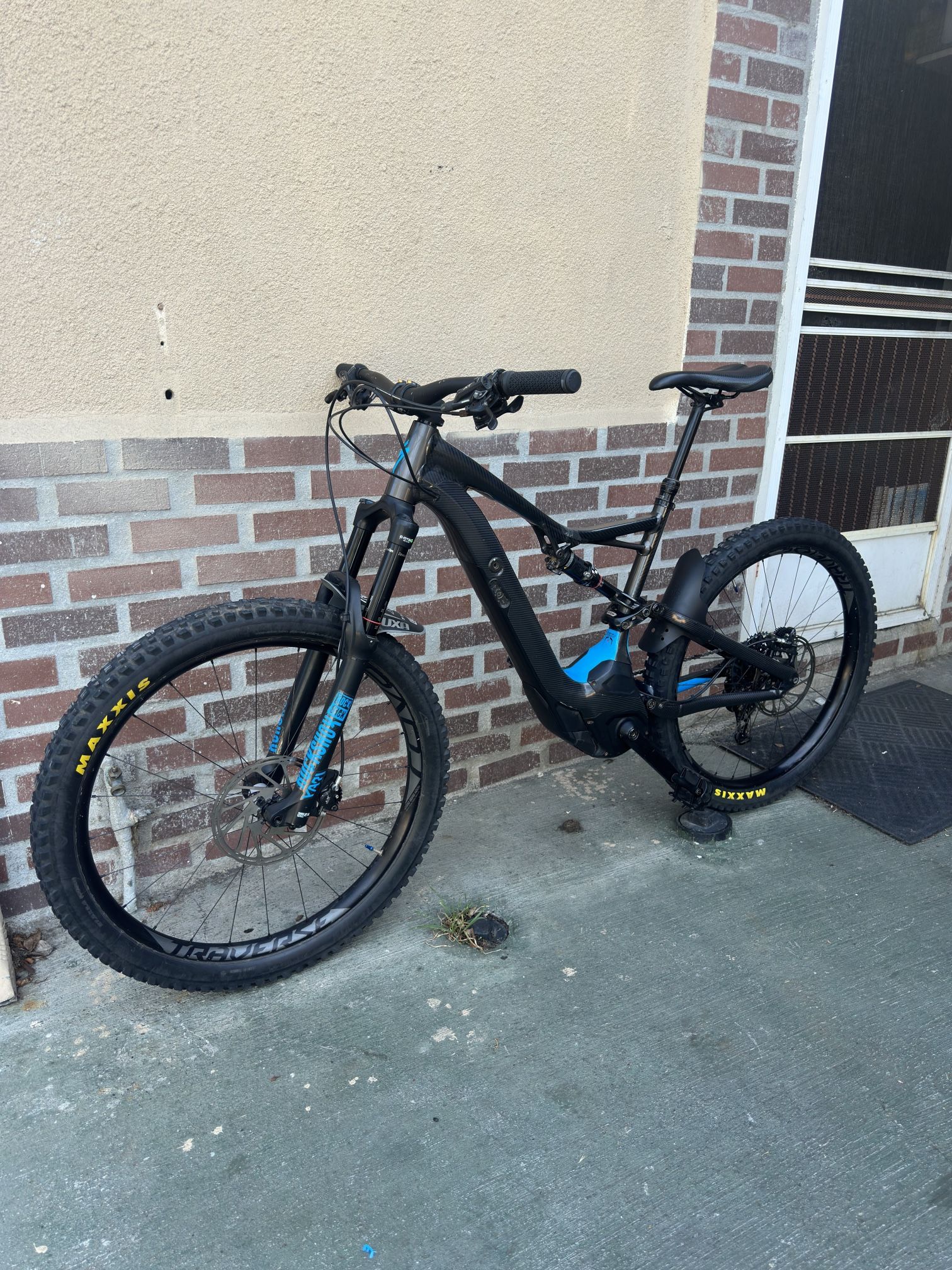 2017 Specialized Turbo Levo Expert Fattie 27.5