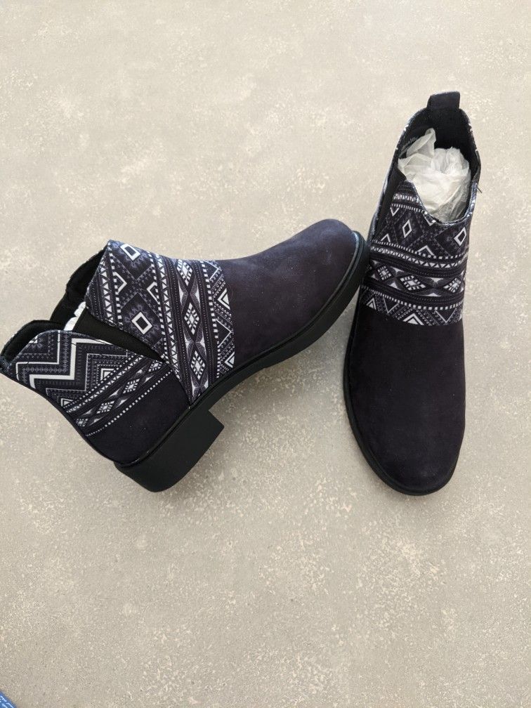 New Black Shoe Boot Size 8