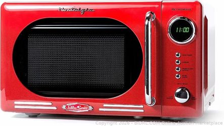 NEW IN BOX Nostalgia Retro Compact Countertop Microwave Oven 0.7 Cu. Ft. 700-Watts $75