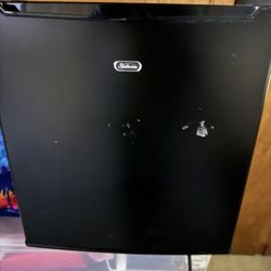Sunbeam Mini Fridge