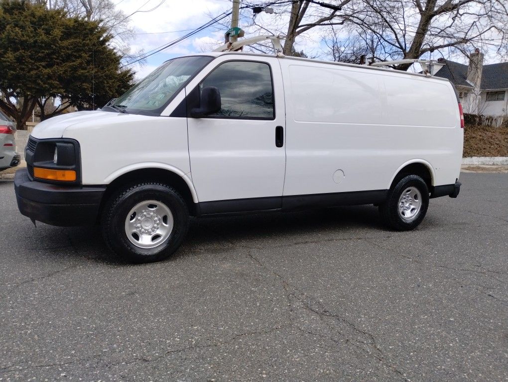 2008 Chevy Express 2500 133,000 Miles Runs Great