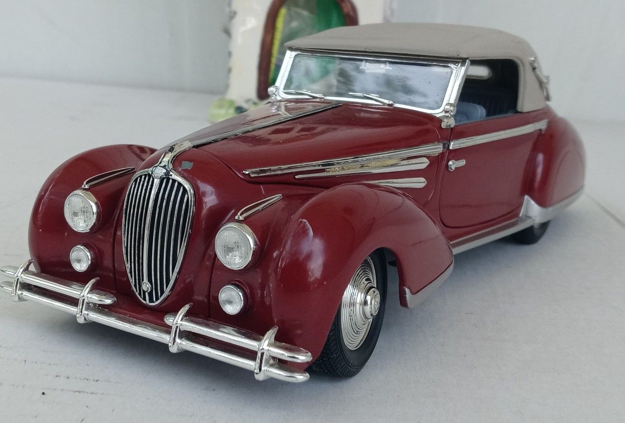 Die Cast Metal - 1947 Delahaye - Good Condition -
