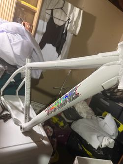 White oil bike will trade for gts mini bike or shoot offer