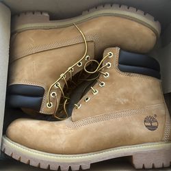 Size 10.5, Timberland 6” Premium Boots