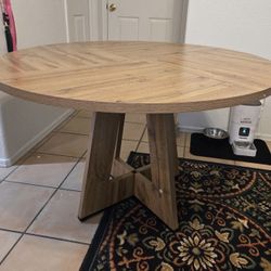 Circular Round Wooden Dining Table – Like New
