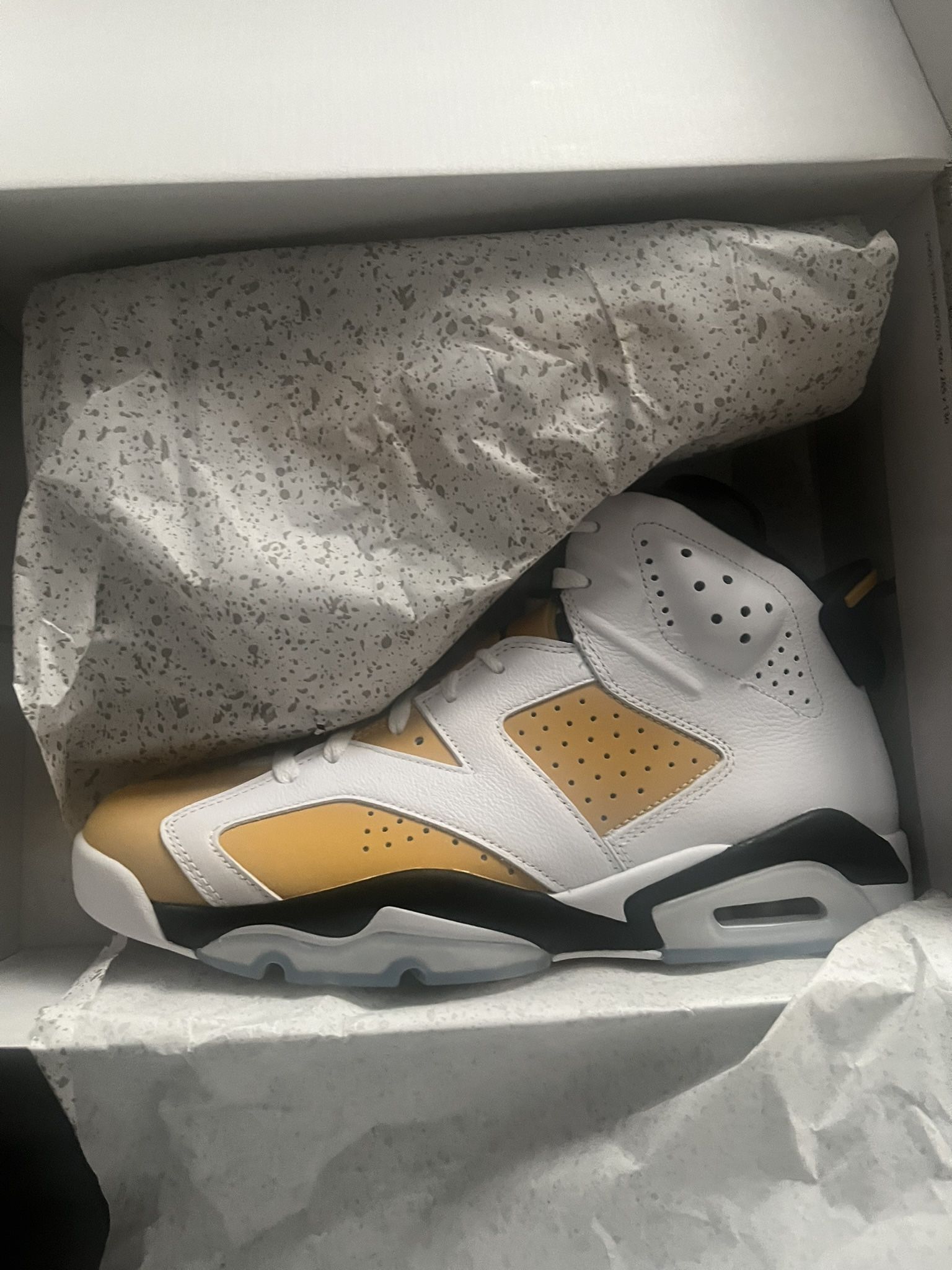 Jordan Retro 6 “yellow Ochre” Sz 12