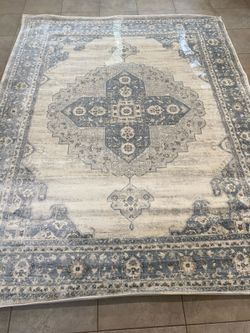 Beautiful 8x10 area rug
