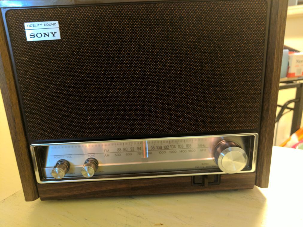 Vintage Sony Fidelity Sound Table Top Radio Model ICF-9640w FM/AM 2 Band