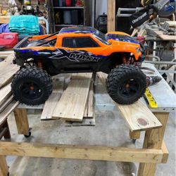 XMaxx 8s Monster Truck (BRAND NEW)