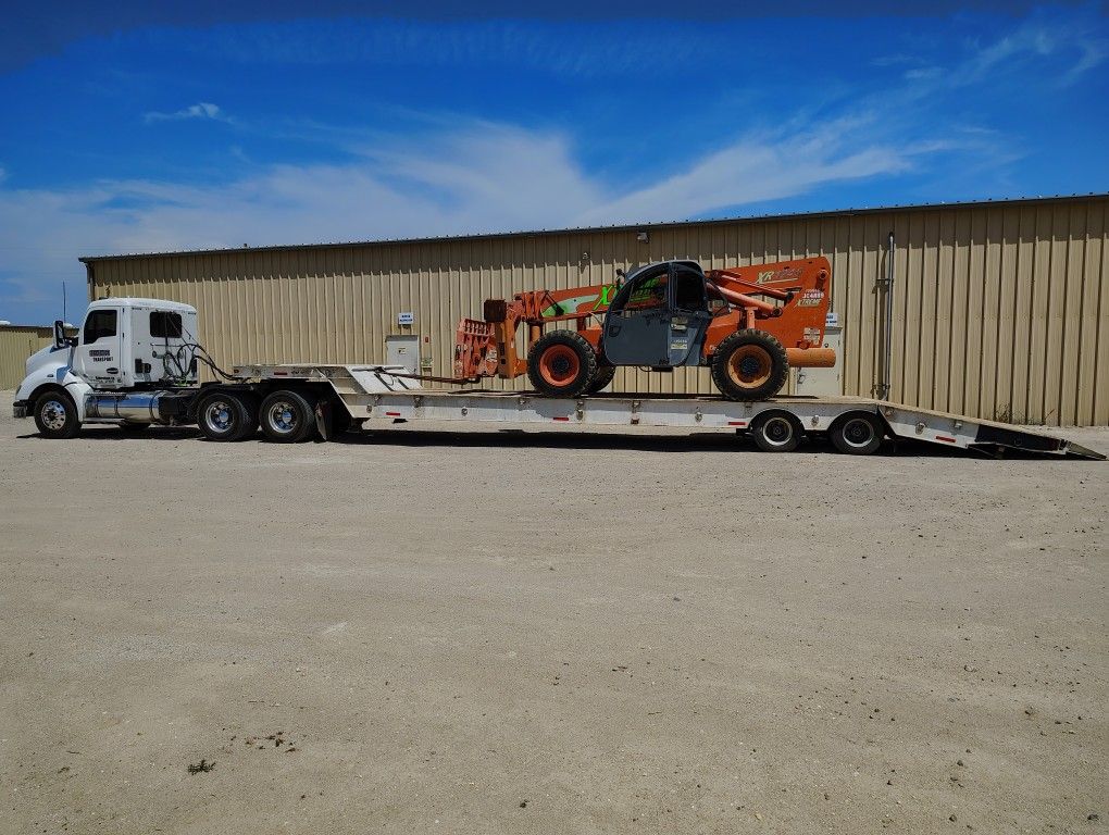 John Deere ForkLift Reachlift Bobcat Tractor