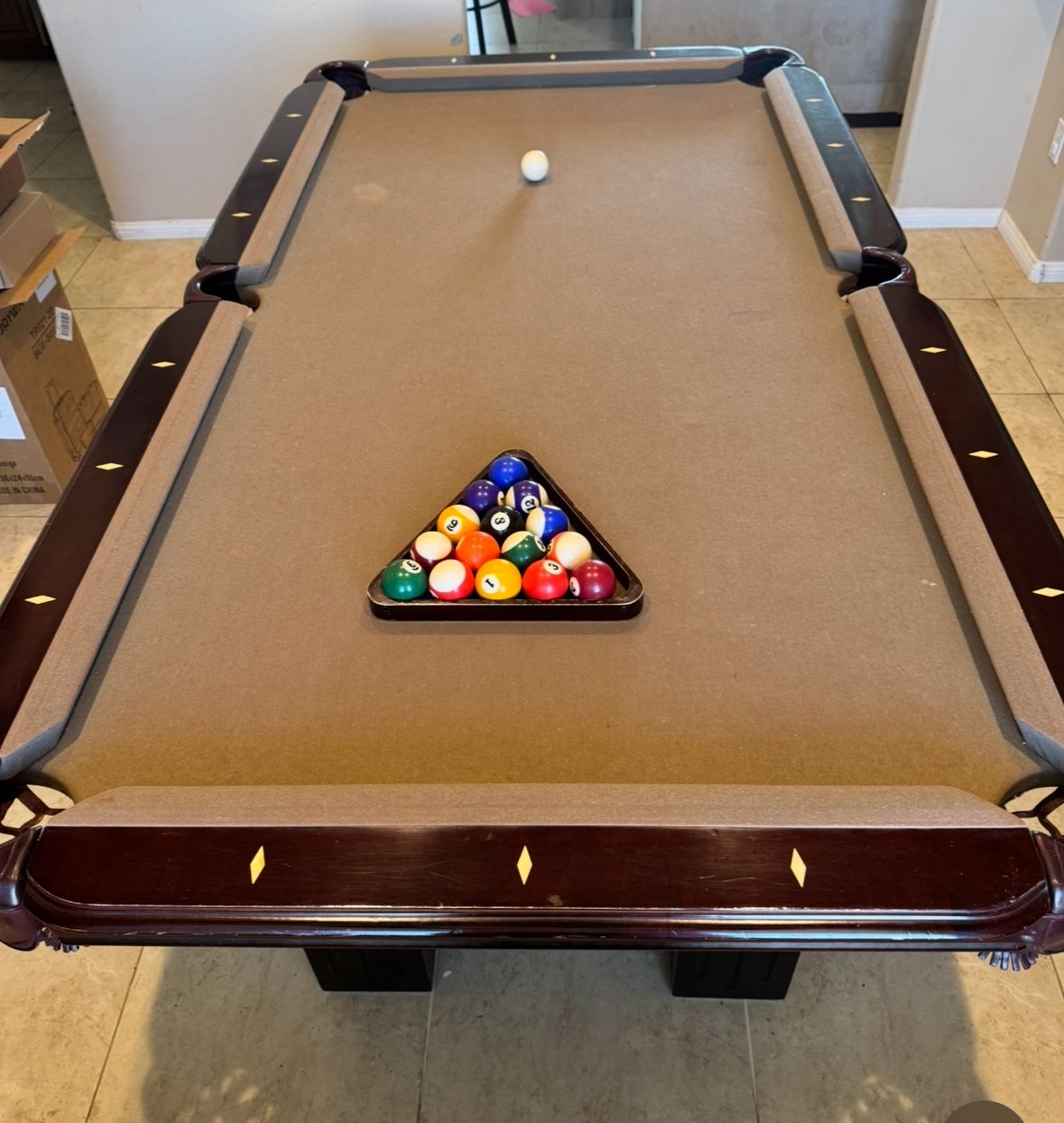 POOL TABLE 