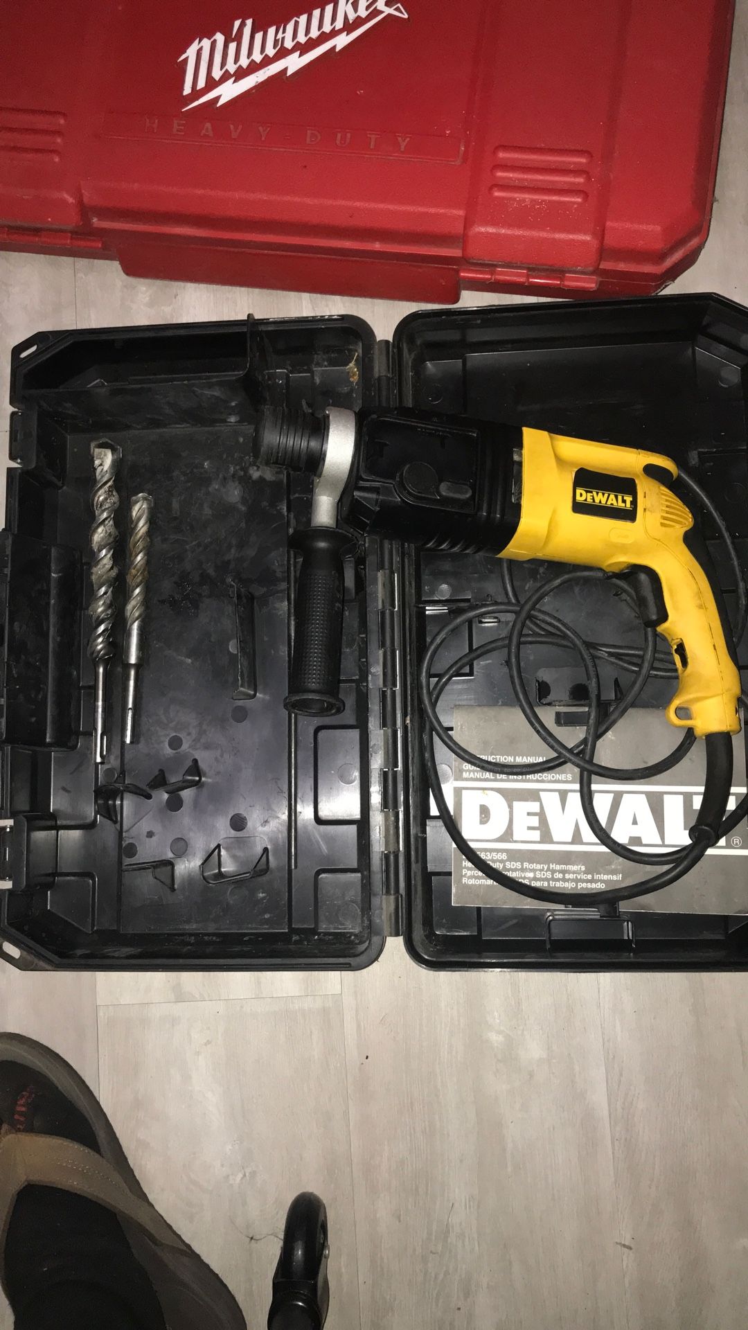 DeWALT Heavy Duty ROTARY HAMMER