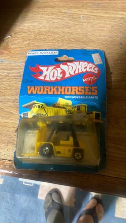 Hot Wheels Workhorses Yellow Construction Vehicle