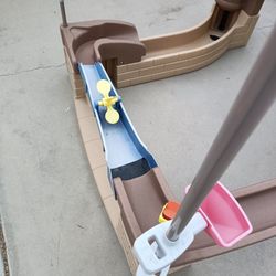 Step 2 water Play used condition durable plastic with some markings

Used condition
Description
The Pump & Splash Shady Oasis is an outdoor water acti