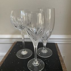 Set of 3 Different Size Mikasa Flame D’Amore Wine Glasses