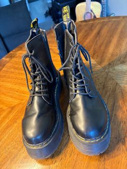 Unisex Doc Marten look-a-like boots
