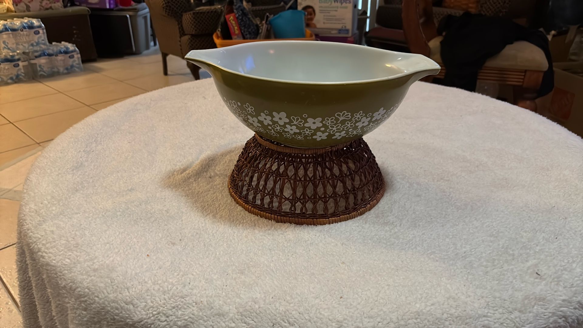 Vintage Large 4 Quart Cinderella Bowl
