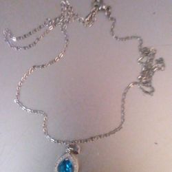 SILVER CHAIN WITH PENDANT 