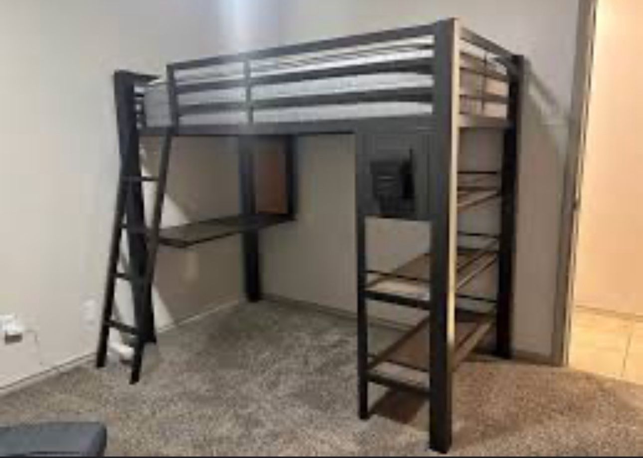 Rooms To Go Twin Loft Bed / Delivery