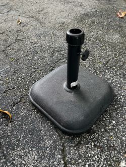 Garden umbrella base, like new.