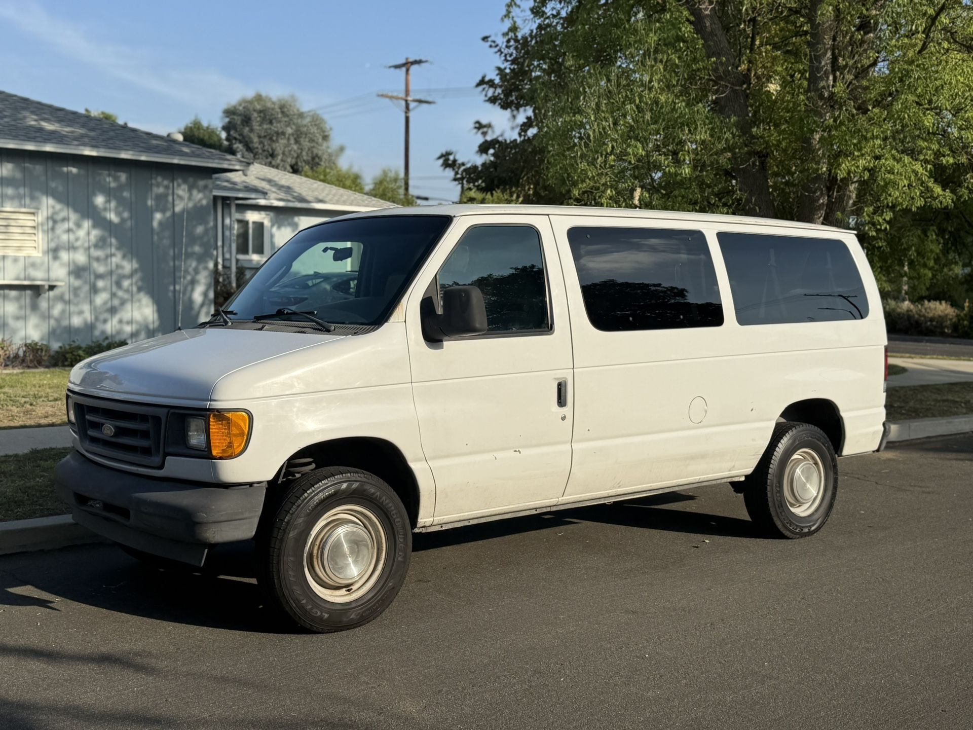 2003 Ford E-350