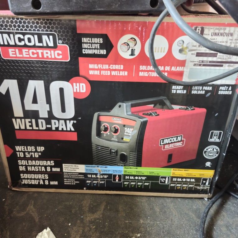 Lincoln Electric Weld-Pak 140 Amp MIG
and Flux-Core Wire Feed Welder, 115V