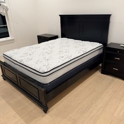 Two Bedrooms with night Stands 