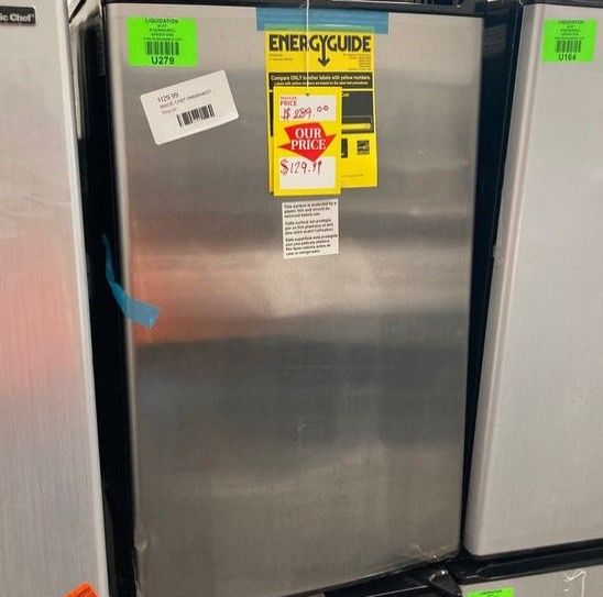 Magic Chef Mini Fridge HMAR440ST VO L