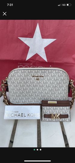 Michael Kors Set NWT pick up location in the city of Pico Rivera 