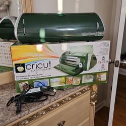 Cricut Expression CREX001 WM Green 29-1035 Electronic Cutting Machine READ
