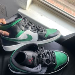Air Jordan 1 Mid Green Toe