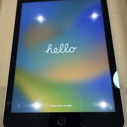 32gb Apple ipad 5th gen Unlocked