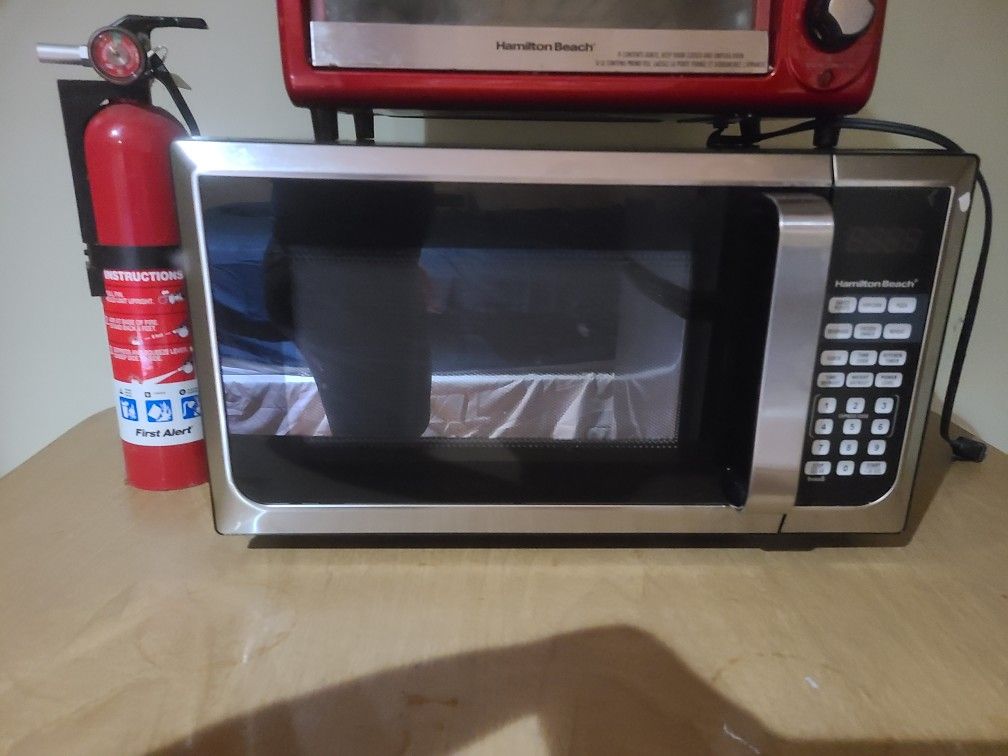 microwave Hamilton Beach 0.9 Cu.ft