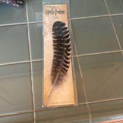 Harry Potter Quill / Marvel Feather Was 14 Dls. / Today $9 Dls.