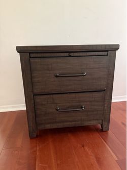 Night stand must go