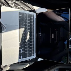 2020 Apple Macbook Air 13”