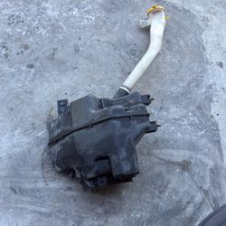 G35 Windshield Wiper Reservoir 