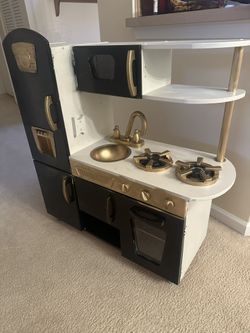 Play Kitchen
