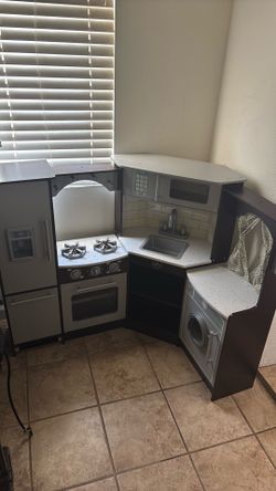 Kids kitchen play set