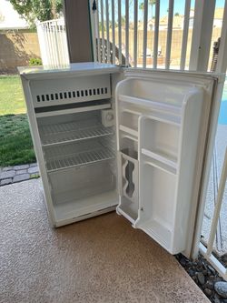 Daewoo mini fridge