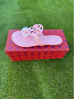 Size 7 Tory Burch