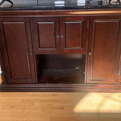 Wine & bar furnishings