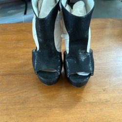 Women’s shoes