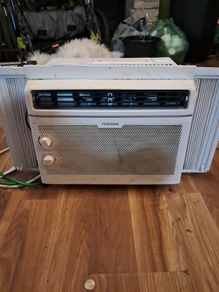 Window AC Unit
