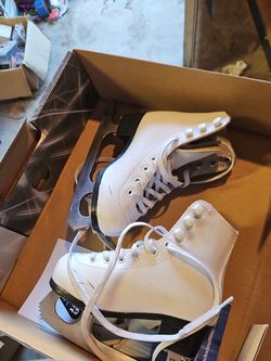 American Athletic Ice Skates 9y