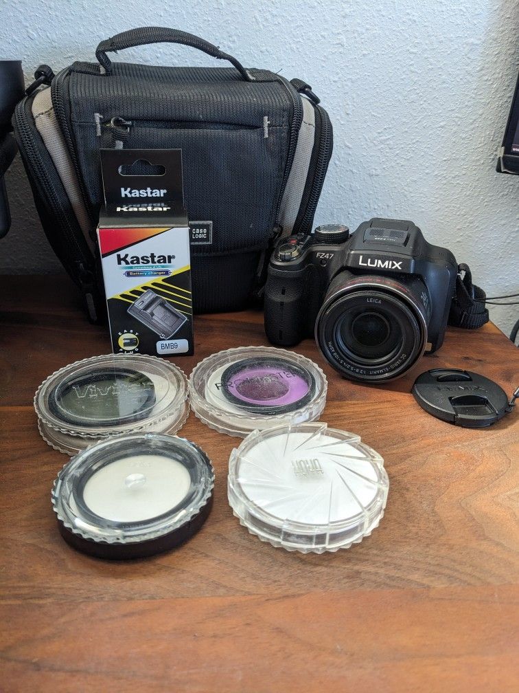 Panasonic Lumix FZ47 Bundle