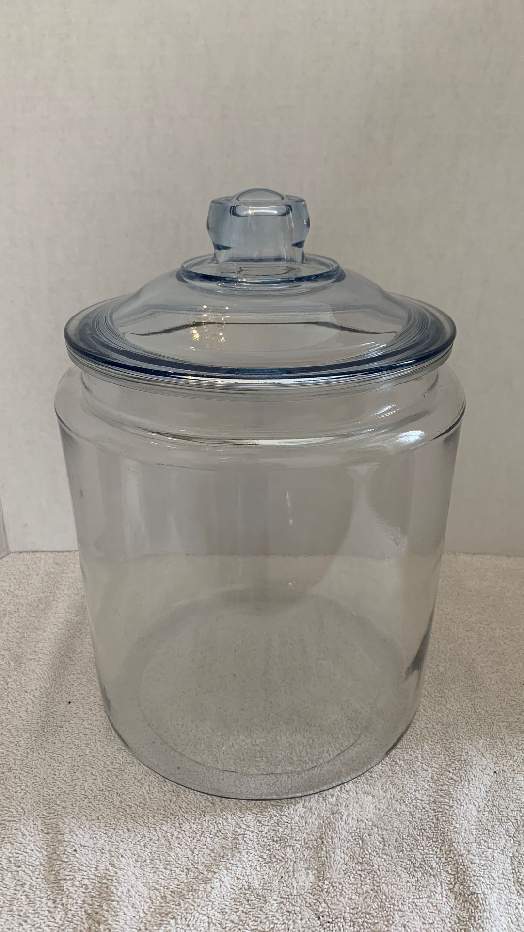 Like New 2 gallon glass jar