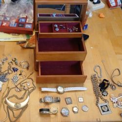 Haunted Costume Jewelery 