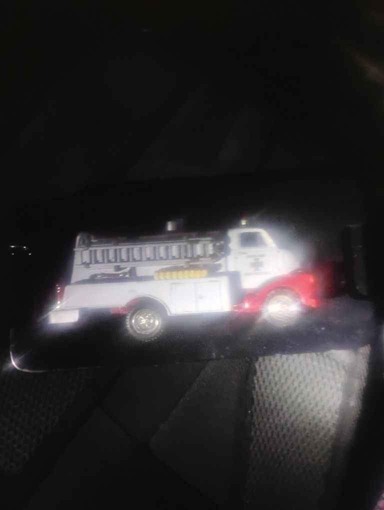 Matchbox Models of Yesteryear 1948 GMC COE Tanker/Pumper