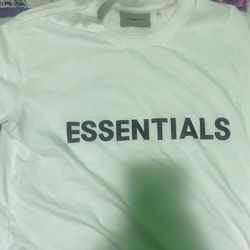 Essential T-shirts 